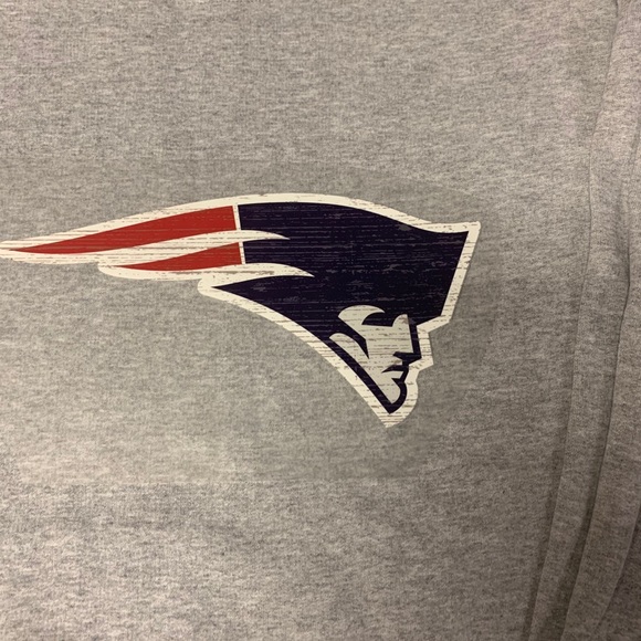 New Crewneck New England Patriots Sweatshirt - Picture 2 of 2